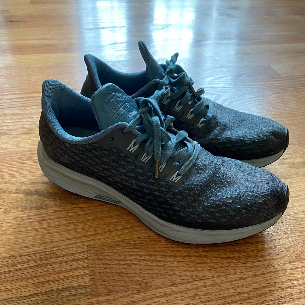 Women’s Nike Air Zoom Pegasus 35 Premium - Picture 2 of 5